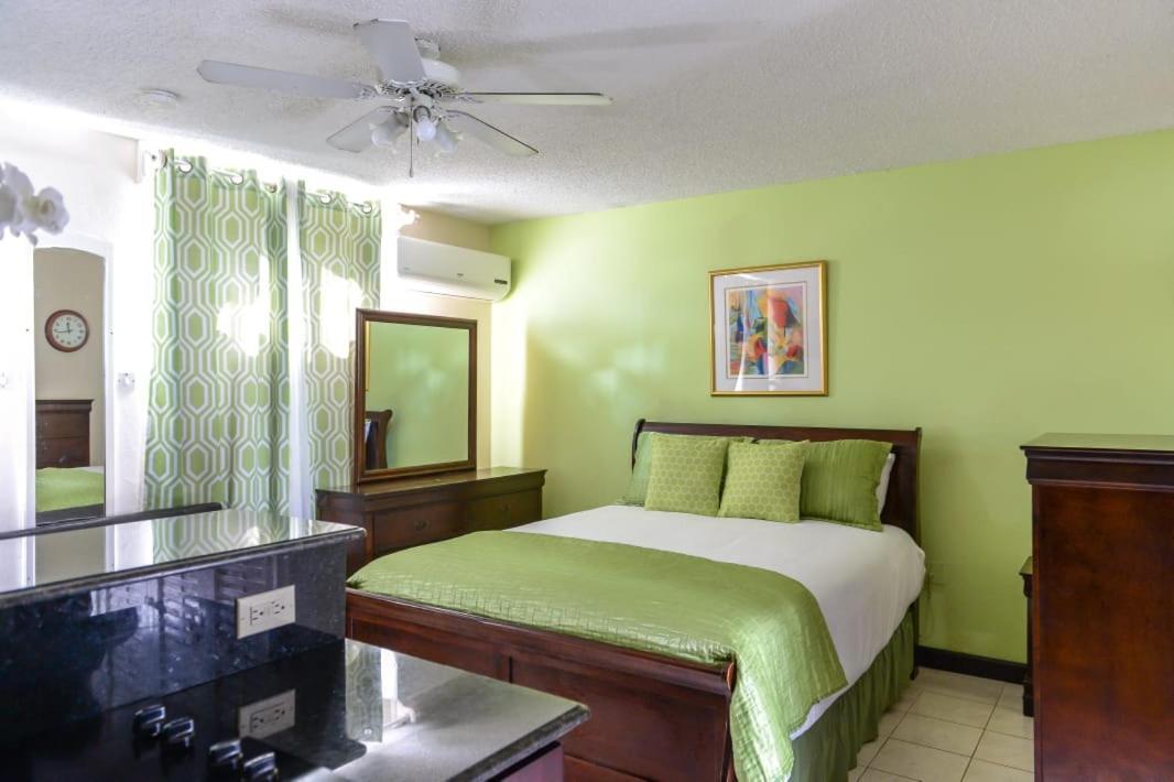 Beach Studio 10 Ocho Rios Exterior photo