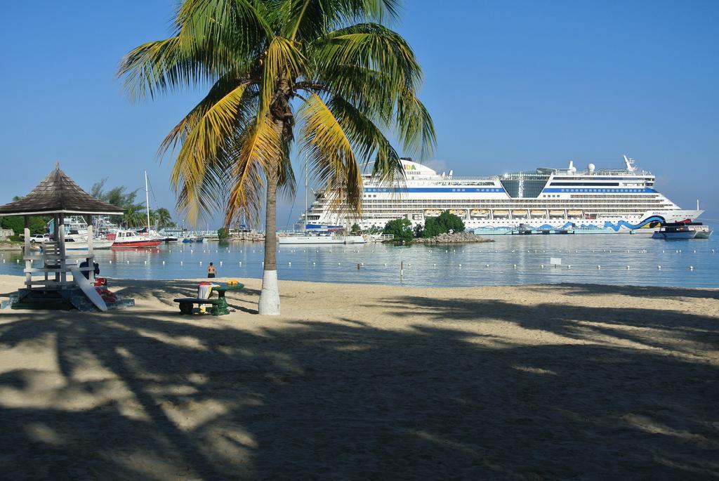 Beach Studio 10 Ocho Rios Room photo