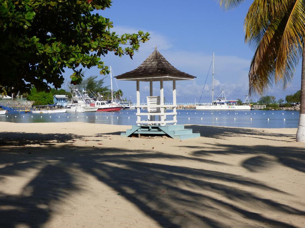 Beach Studio 10 Ocho Rios Room photo