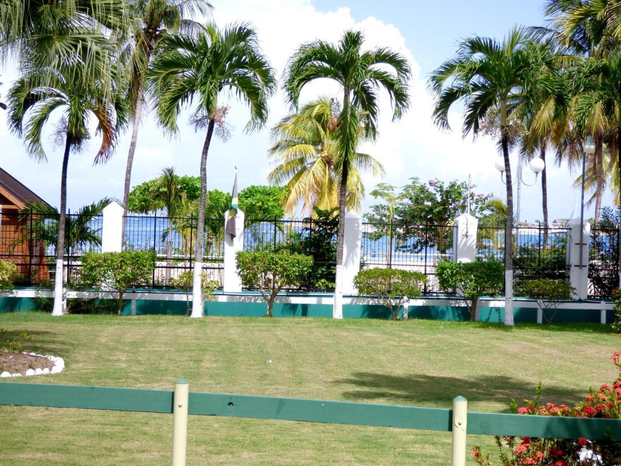 Beach Studio 10 Ocho Rios Exterior photo